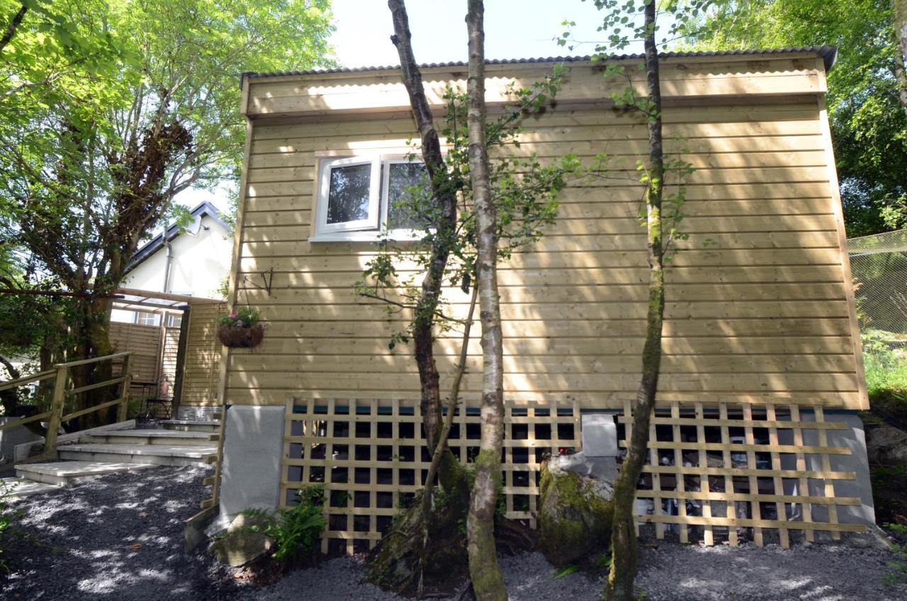 Tawny Lodge Westport Exterior photo